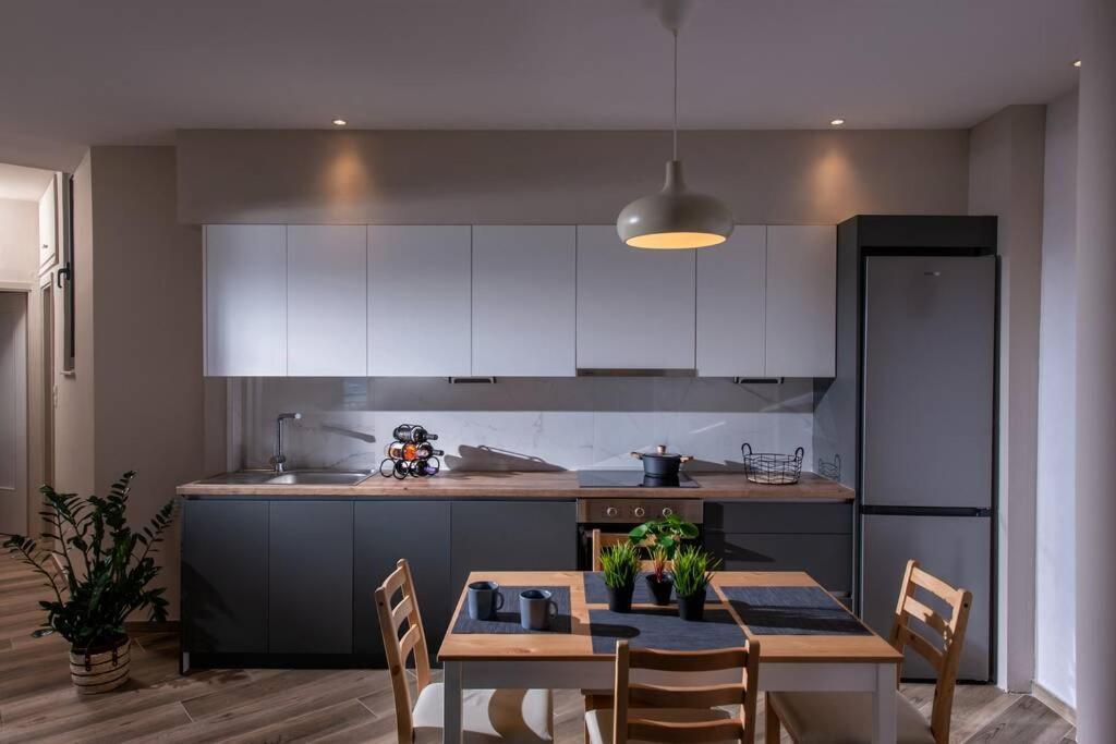 Archipelagos Apt In The Heart Of The City Heraklion Exteriör bild